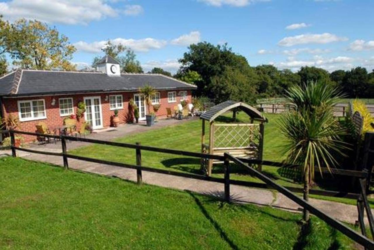 Little Rushbrook Cottages Tanworth Room photo